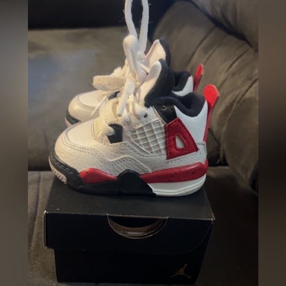 Jordan Retro 4 - Picture 2 of 4